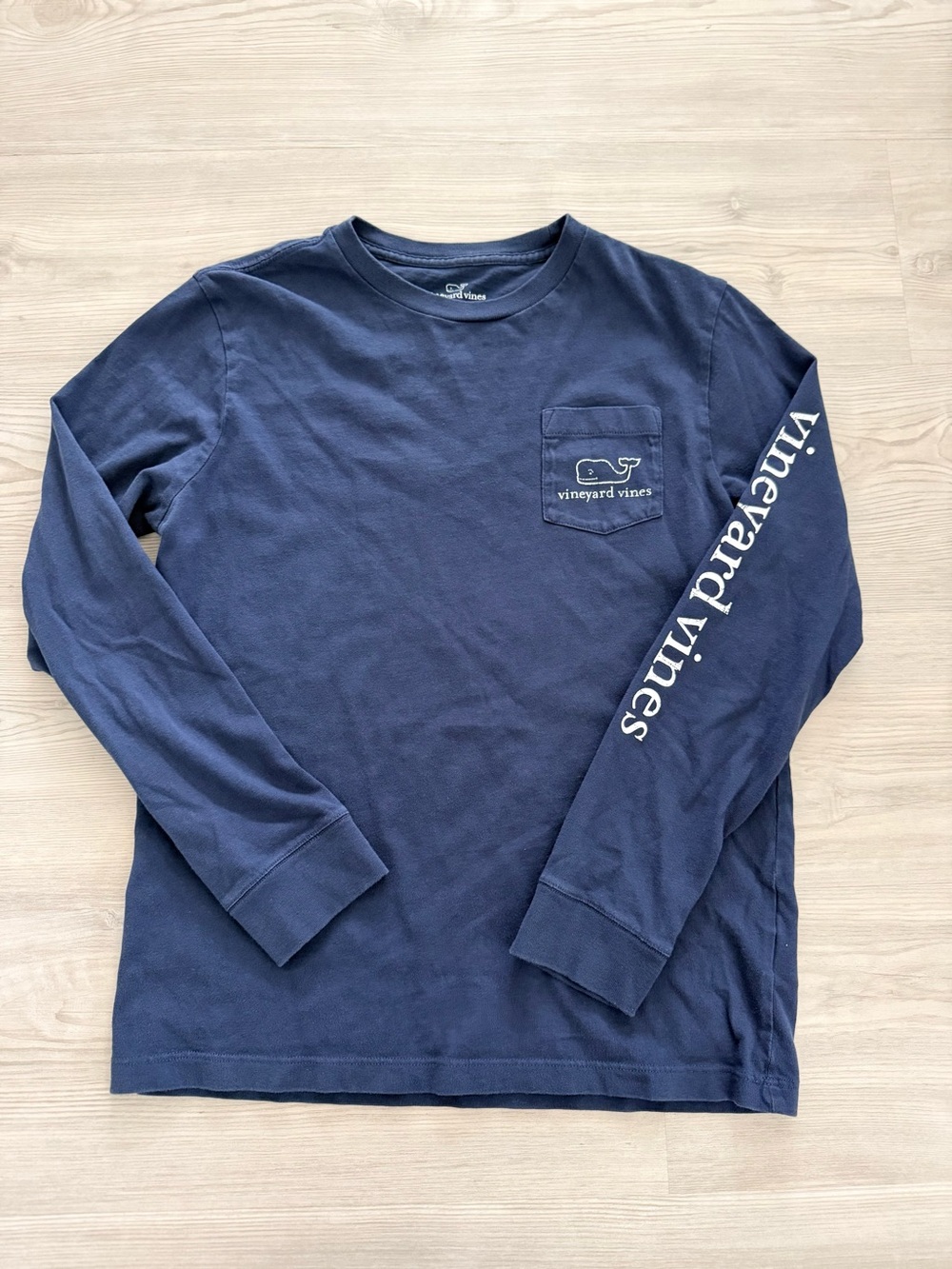 Vineyard Vines Boys Navy Blue Vintage Whale Long Sleeve Pocket Tee Medium 12-14